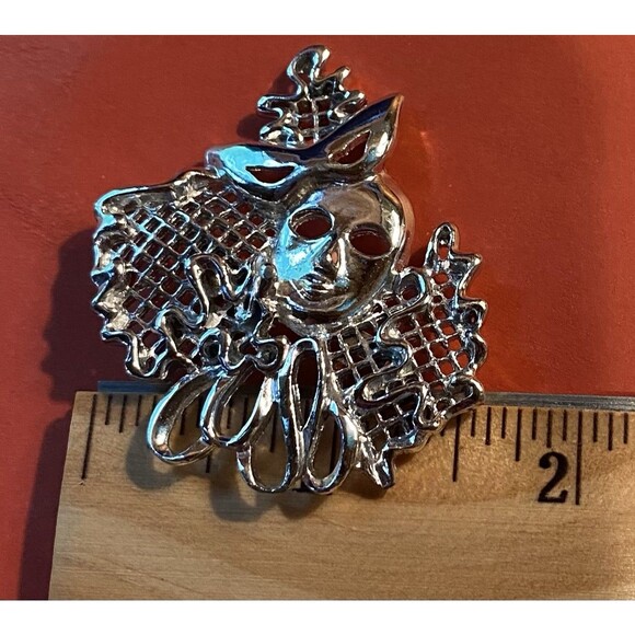 Vintage Women’s Brooch Pin Mardi Gras Silver Tone 1.75” - Picture 3 of 3